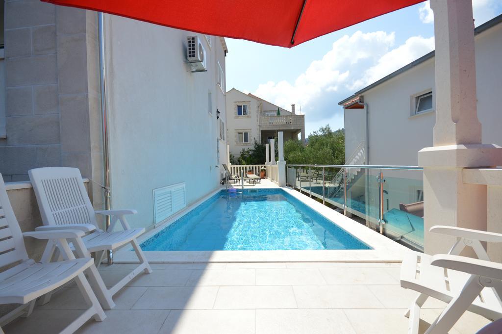 Villa Castello Residence Zrnovo Extérieur photo